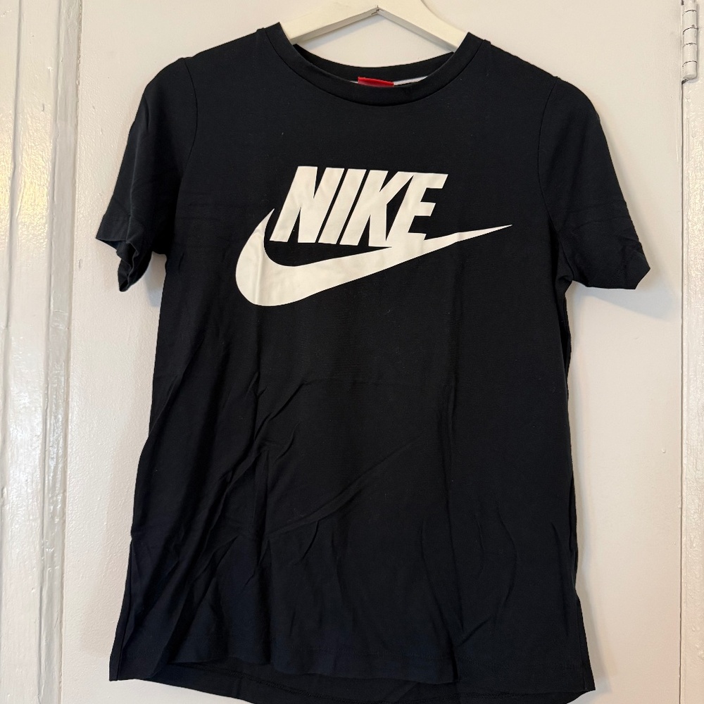 Nike T Shirt
